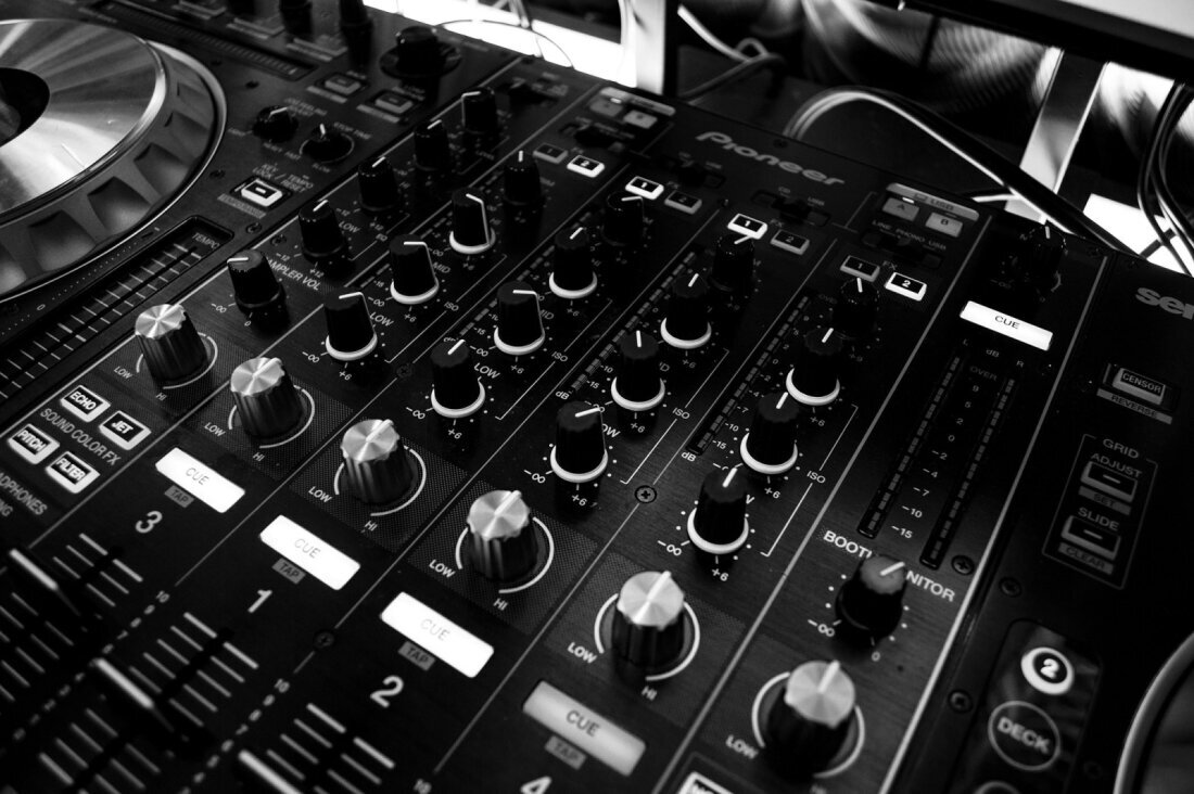 DJ MV